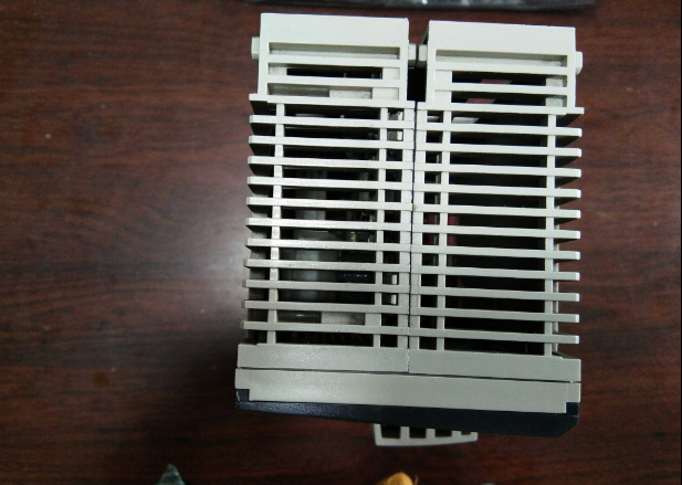 140CFU00600 SCHNEIDER 模块卡件控制器PLC系统备件